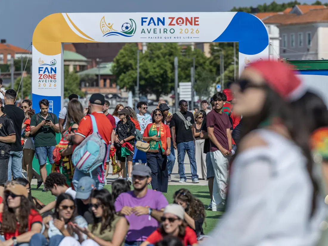 Fan Zone Aveiro 2026 information desk by the canal