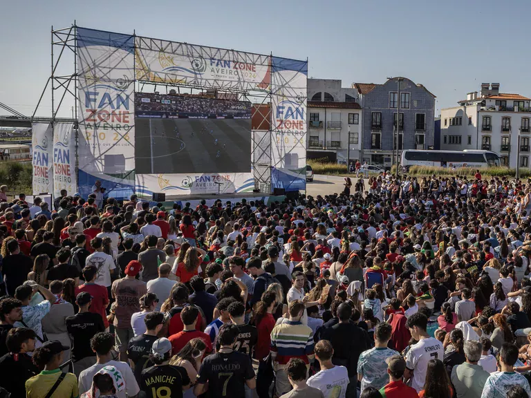 Giant LED screen at Fan Zone Aveiro 2026, Largo do Rossio